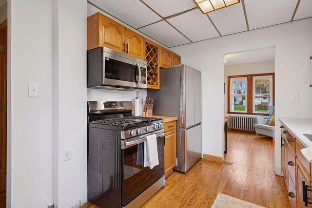 1705 Ivy Avenue E, Saint Paul, MN 55106