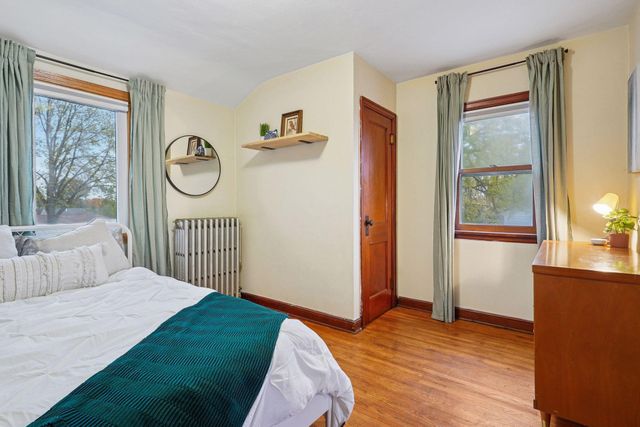 1705 Ivy Avenue E, Saint Paul, MN 55106
