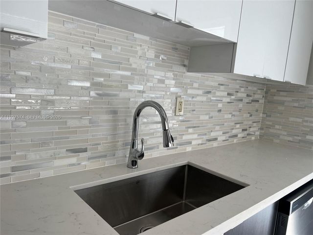 4321 NW 12th Ter, Oakland Park, FL 33309