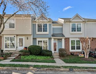 21673 HAZELNUT SQ #172, Sterling, VA 20164