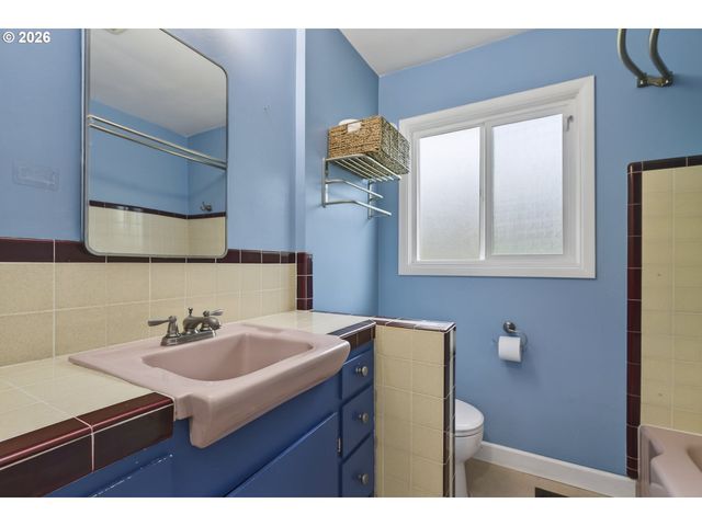 2839 CHURCH St Se, Salem, OR 97302