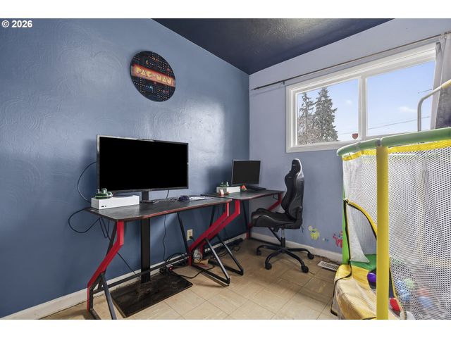 2839 CHURCH St Se, Salem, OR 97302