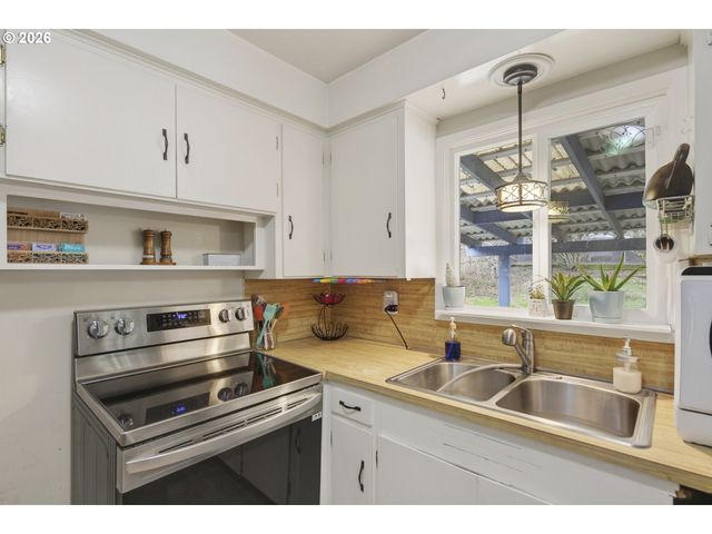 2839 CHURCH St Se, Salem, OR 97302