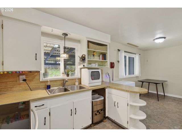 2839 CHURCH St Se, Salem, OR 97302