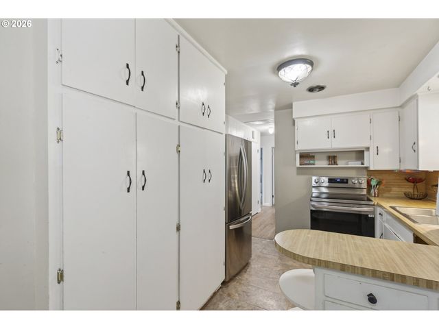 2839 CHURCH St Se, Salem, OR 97302