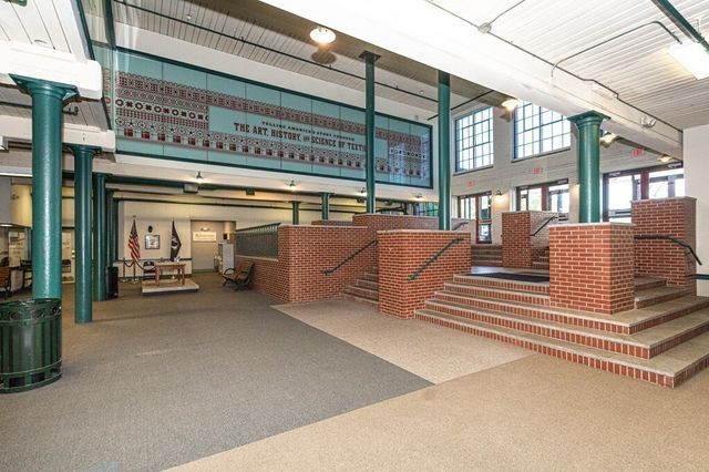 491 Dutton St 209, Lowell, MA 01854