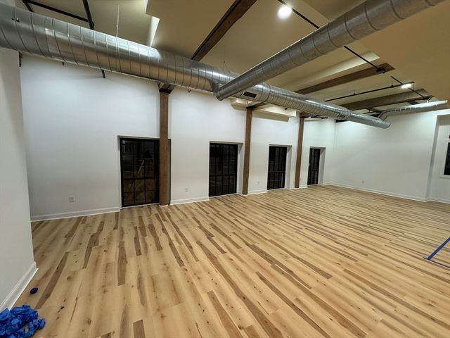 491 Dutton St 209, Lowell, MA 01854