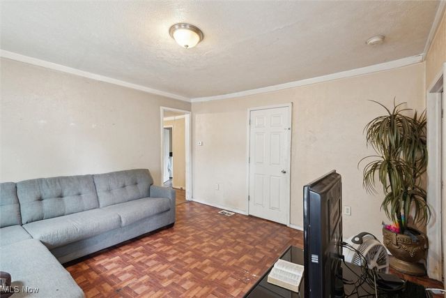 3074 Erin Avenue, Cleveland, OH 44113