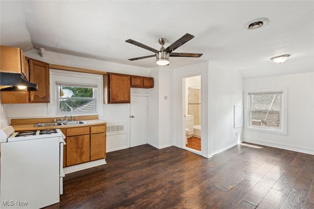 3074 Erin Avenue, Cleveland, OH 44113