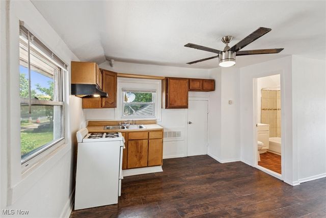 3074 Erin Avenue, Cleveland, OH 44113