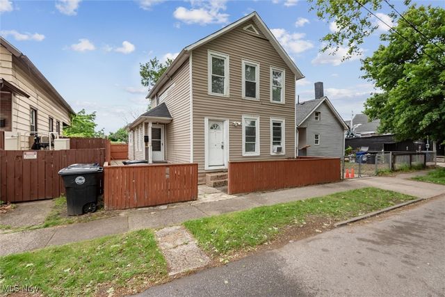 3074 Erin Avenue, Cleveland, OH 44113