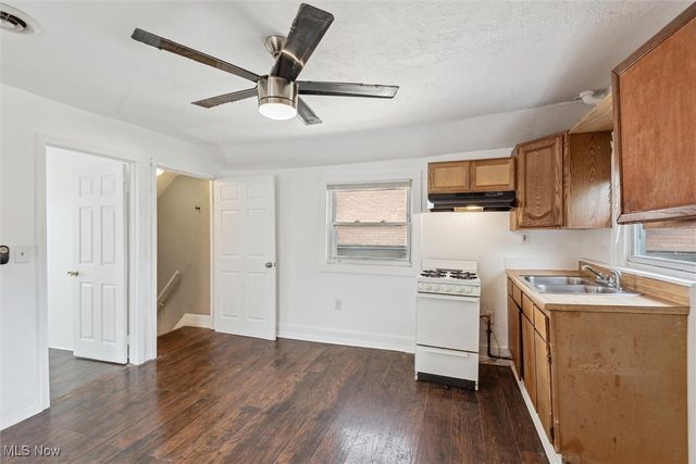 3074 Erin Avenue, Cleveland, OH 44113