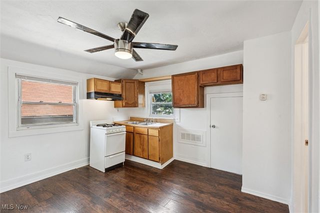 3074 Erin Avenue, Cleveland, OH 44113