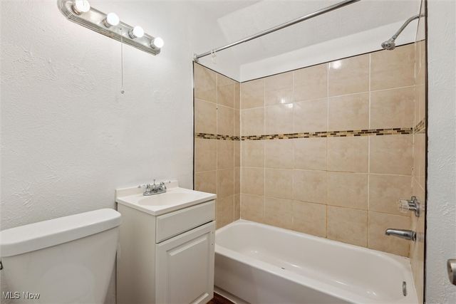 3074 Erin Avenue, Cleveland, OH 44113