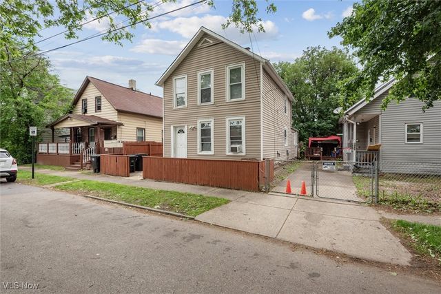 3074 Erin Avenue, Cleveland, OH 44113