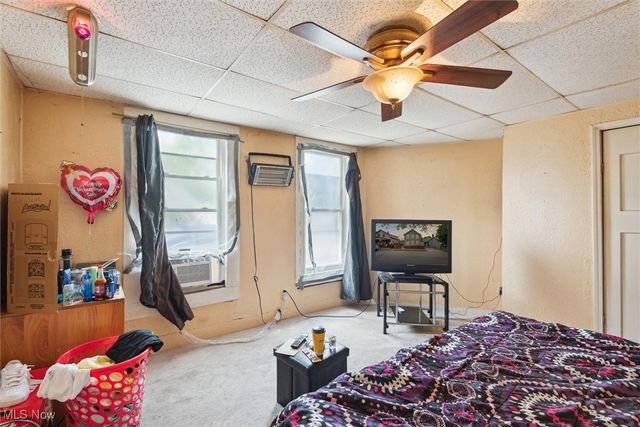 3074 Erin Avenue, Cleveland, OH 44113