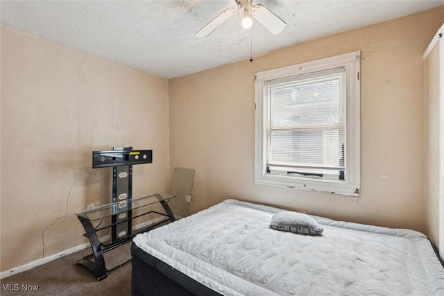 3074 Erin Avenue, Cleveland, OH 44113