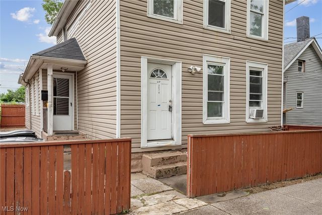3074 Erin Avenue, Cleveland, OH 44113