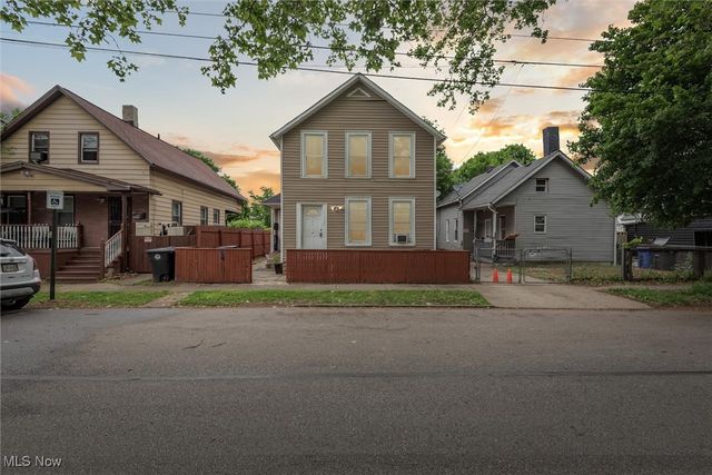 3074 Erin Avenue, Cleveland, OH 44113