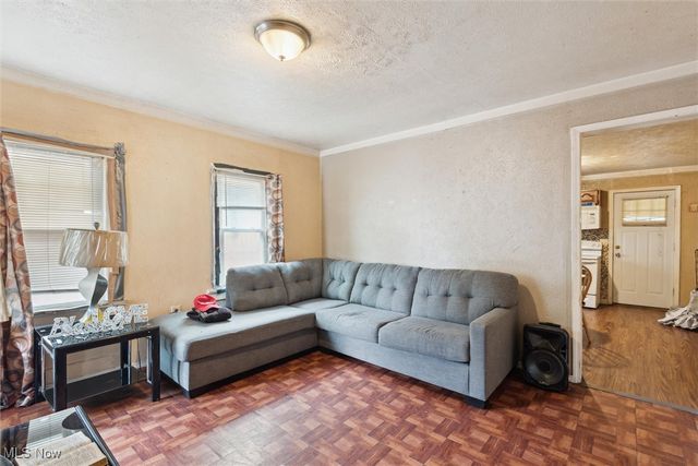 3074 Erin Avenue, Cleveland, OH 44113