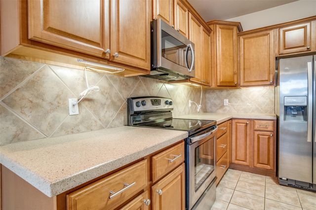 187 Castleridge Drive B, Little Elm, TX 75068