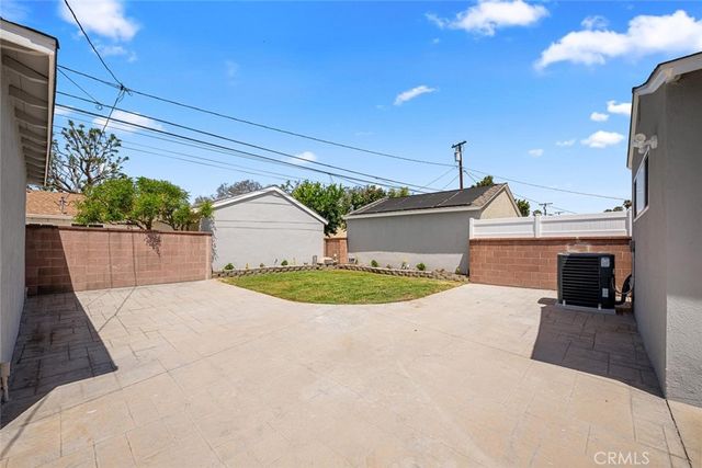 3819 N Studebaker Road, Long Beach, CA 90808