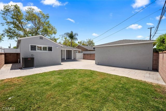 3819 N Studebaker Road, Long Beach, CA 90808