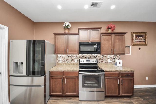 2085 Saras Way, Brookshire, TX 77423