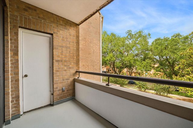5200 Weslayan Street 208, Houston, TX 77005