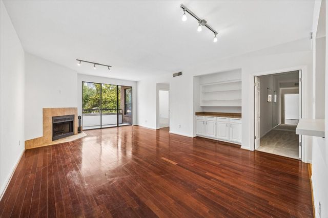 5200 Weslayan Street 208, Houston, TX 77005