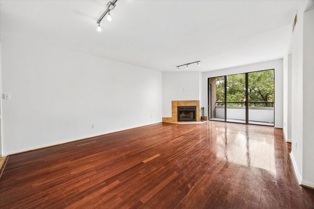 5200 Weslayan Street 208, Houston, TX 77005