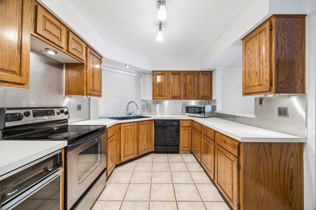 5200 Weslayan Street 208, Houston, TX 77005