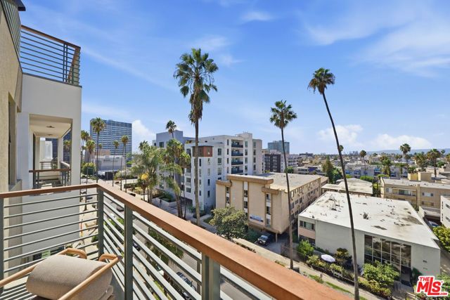 520 S Kingsley Drive PH1, Los Angeles, CA 90020