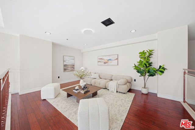 520 S Kingsley Drive PH1, Los Angeles, CA 90020