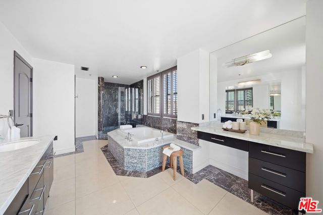 520 S Kingsley Drive PH1, Los Angeles, CA 90020