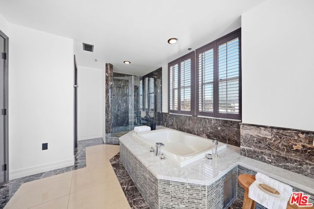 520 S Kingsley Drive PH1, Los Angeles, CA 90020