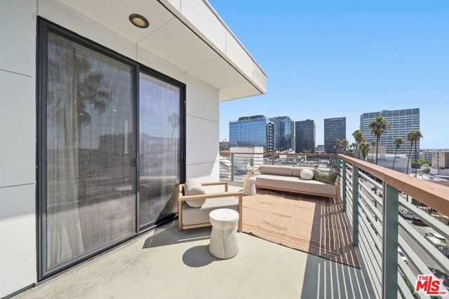 520 S Kingsley Drive PH1, Los Angeles, CA 90020