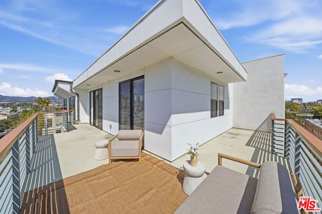 520 S Kingsley Drive PH1, Los Angeles, CA 90020