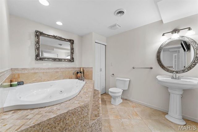 9 Amber Grain Court, Dardenne Prairie, MO 63368