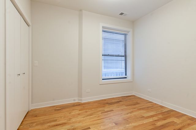 1552 N La Salle Drive 401, Chicago, IL 60610