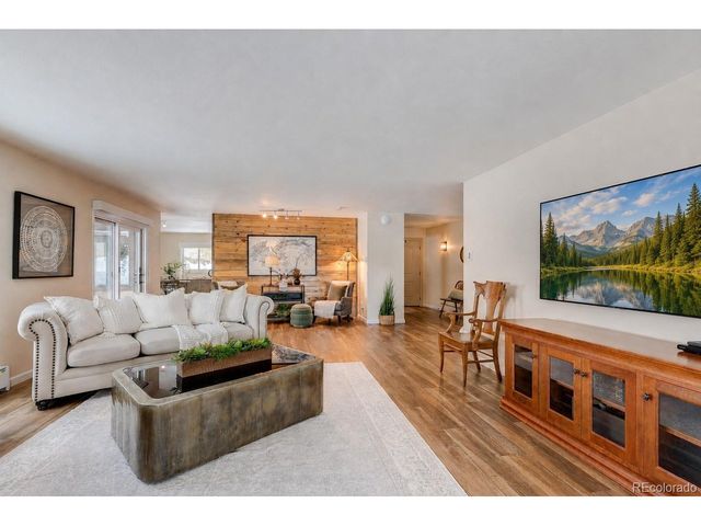 836 Vista Ln, Estes Park, CO 80517