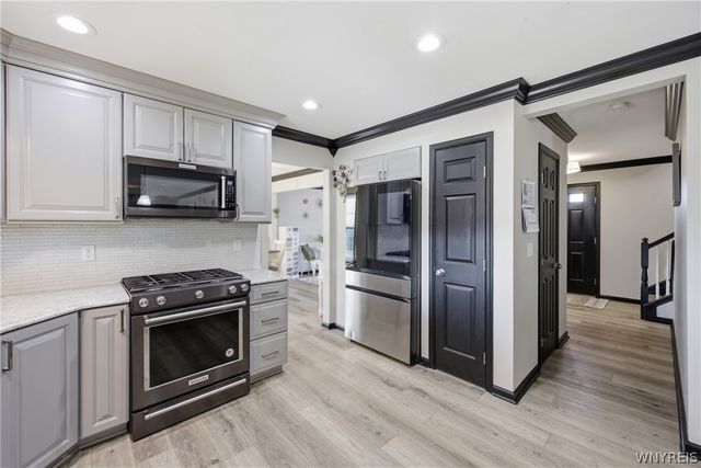 64 Park Lane, Grand Island, NY 14072