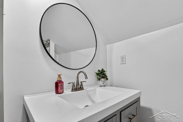 1633 Cass Avenue, Bay City, MI 48708