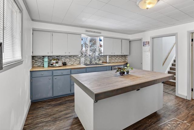 1633 Cass Avenue, Bay City, MI 48708