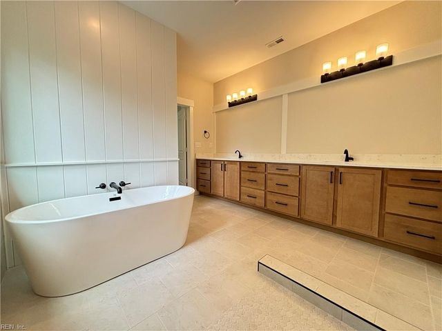 1916 McCoy Rd, Chesapeake, VA 23323