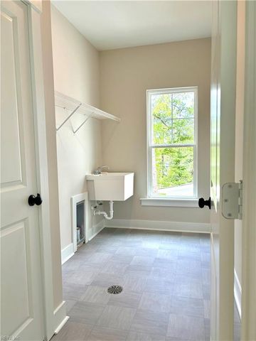 1916 McCoy Rd, Chesapeake, VA 23323