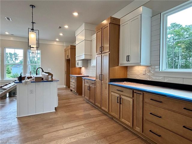 1916 McCoy Rd, Chesapeake, VA 23323