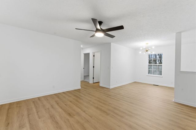 906 Spruce St, Springfield, TN 37172