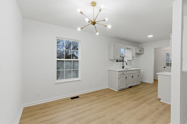 906 Spruce St, Springfield, TN 37172