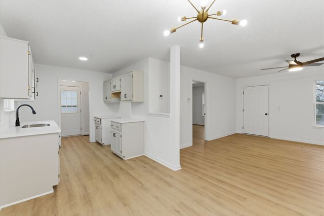 906 Spruce St, Springfield, TN 37172